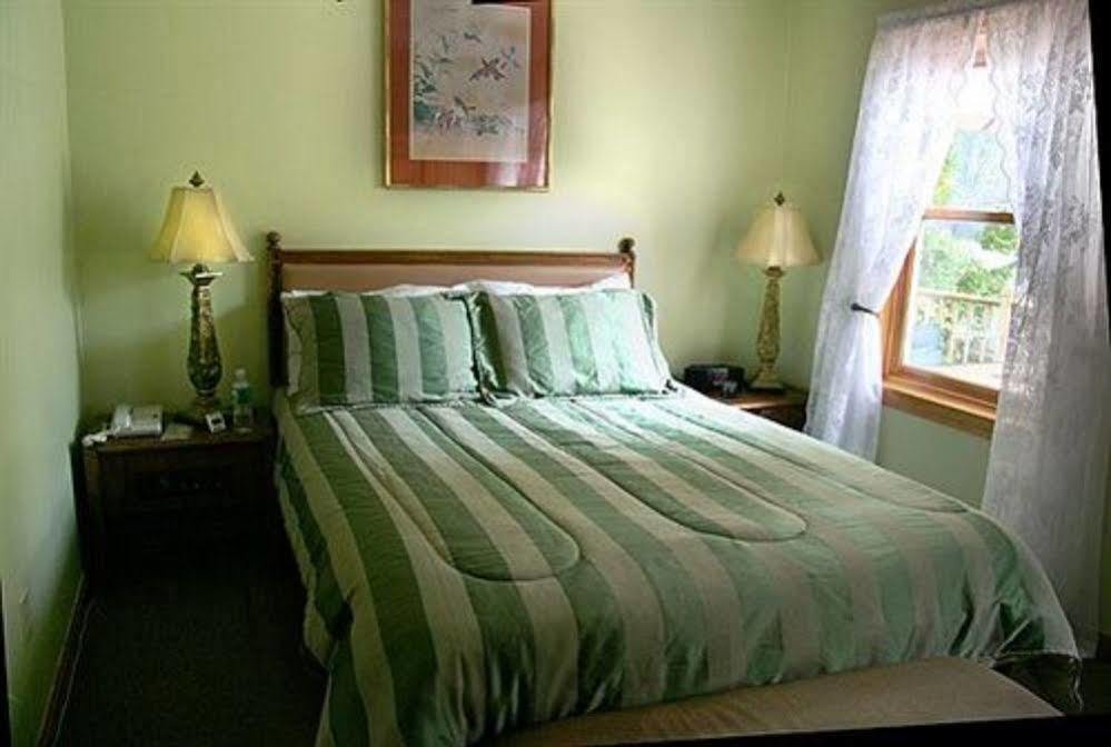 Marthas Vineyard Resort Oak Bluffs Extérieur photo